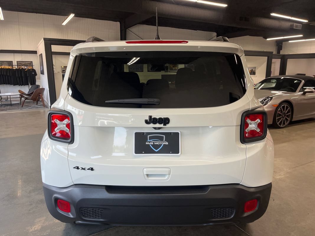 Used 2023 Jeep Renegade Altitude w/ Sun/Sound Group AWD/4WD image 10