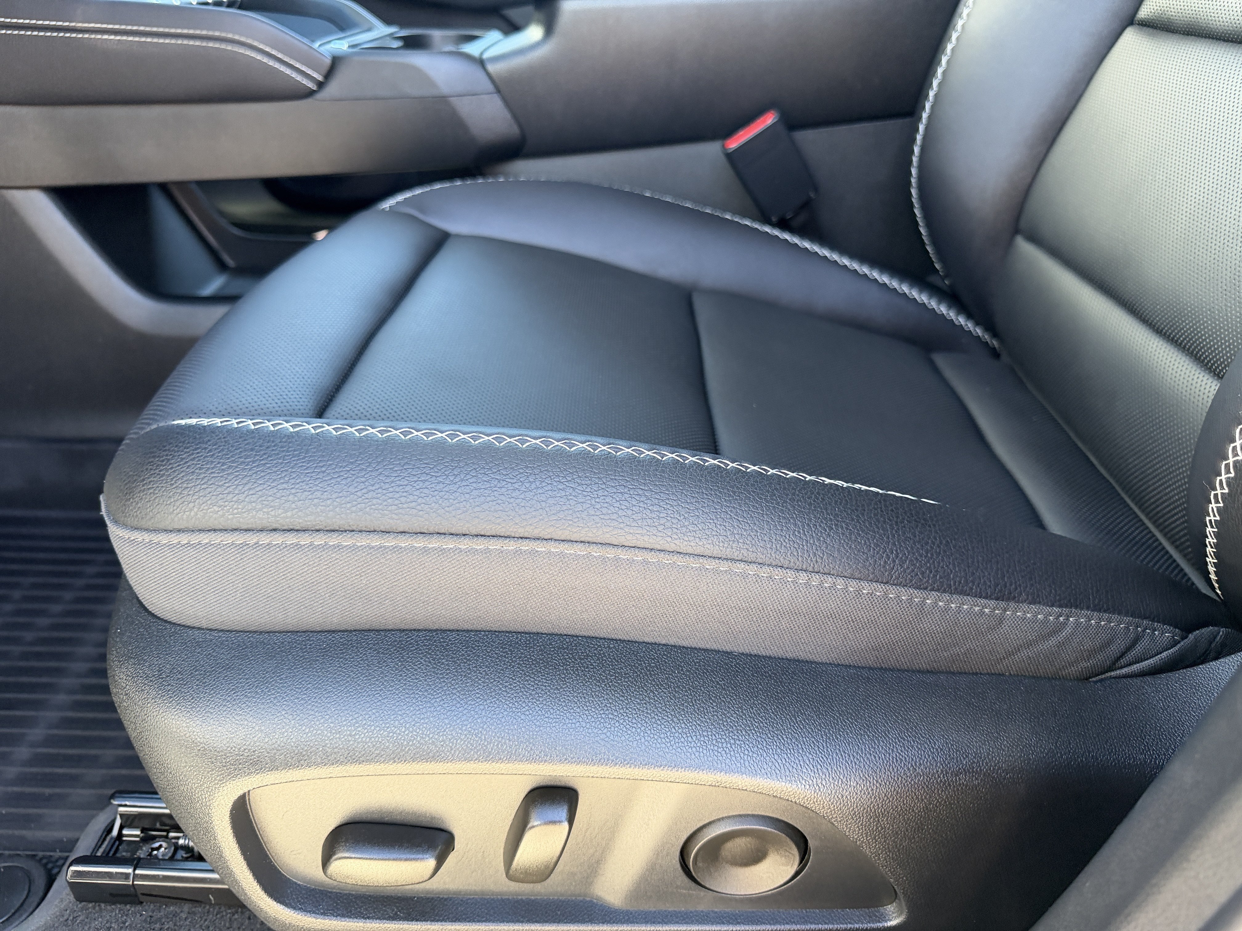 Certified 2026 GMC Terrain Denali w/ LPO, Floor Liner Package AWD/4WD image 21