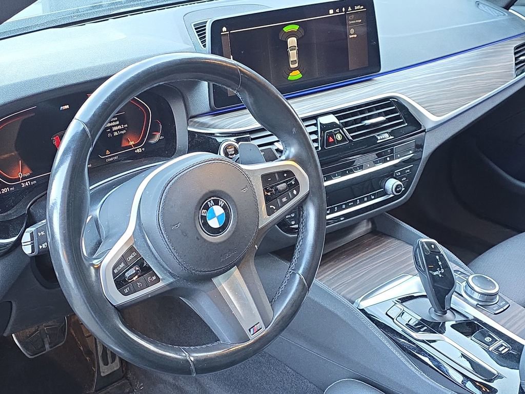 Used 2022 BMW 530i w/ M Sport Package RWD image 16