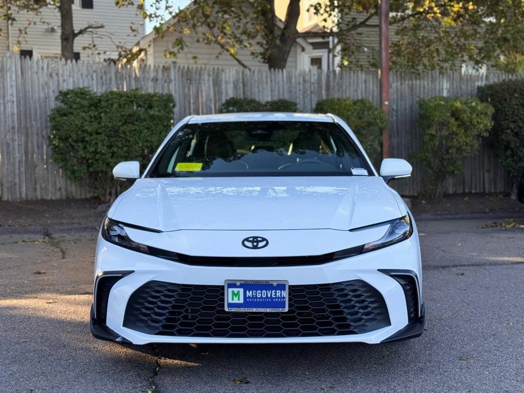 Used 2026 Toyota Camry SE w/ Convenience Package FWD image 9