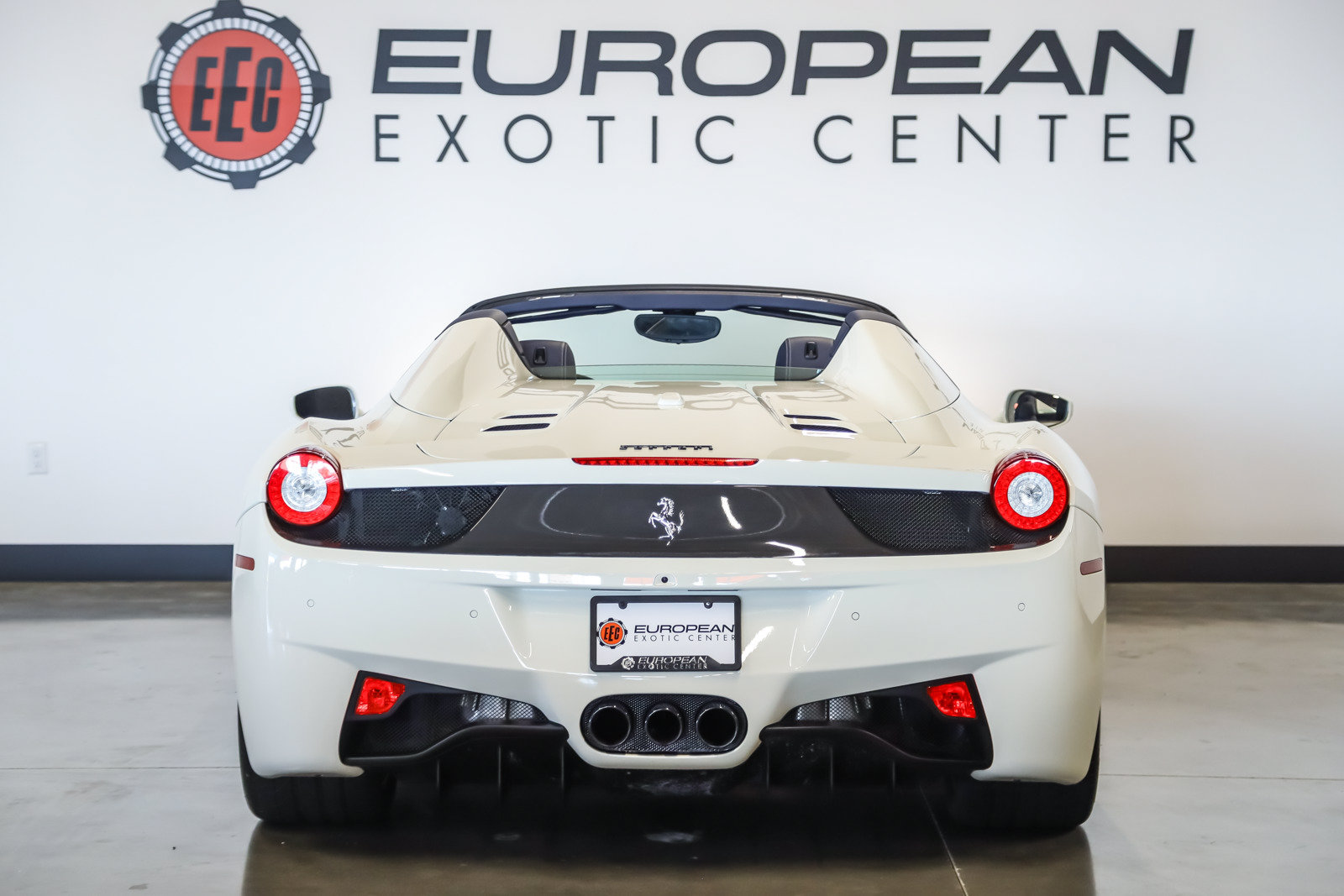 Used 2015 Ferrari 458 Spider RWD image 11