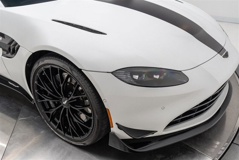 Used 2023 Aston Martin V8 Vantage Coupe RWD image 84