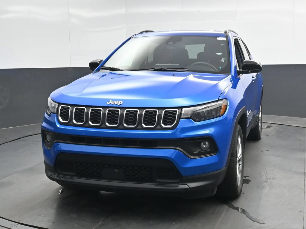 Used 2024 Jeep Compass Latitude AWD/4WD image 6