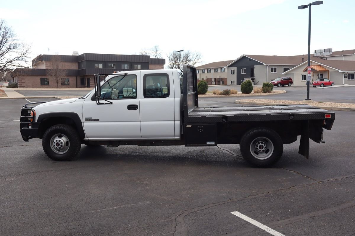 Used 2007 GMC Sierra 3500 W/T w/ Heavy-Duty Power Package image 9