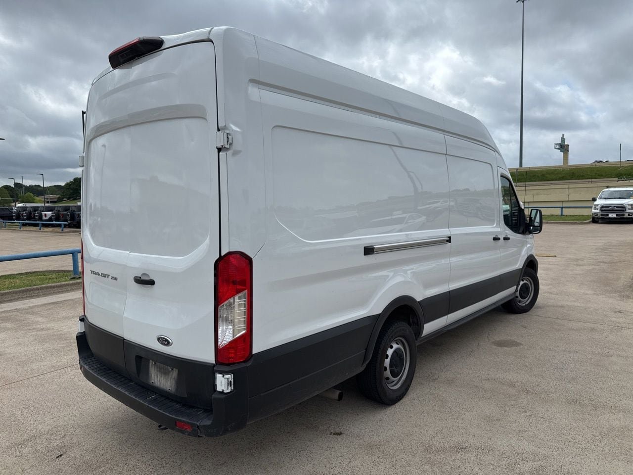 Used 2023 Ford Transit 250 148 High Roof Extended image 9