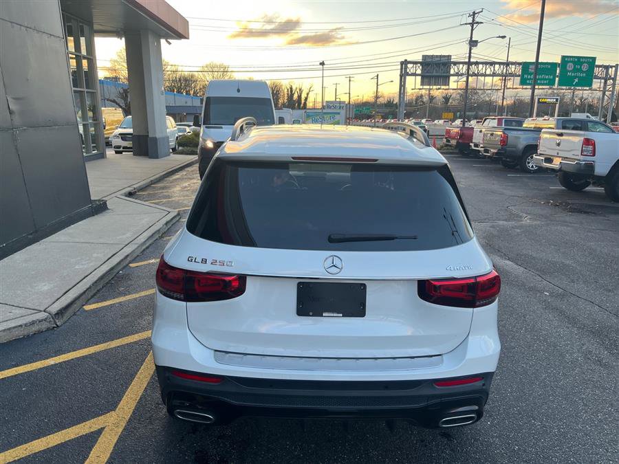 Used 2021 Mercedes-Benz GLB 250 4MATIC image 7