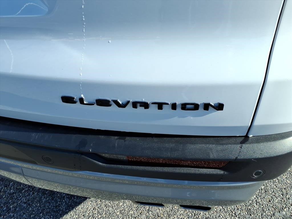 Used 2025 GMC Acadia Elevation image 6