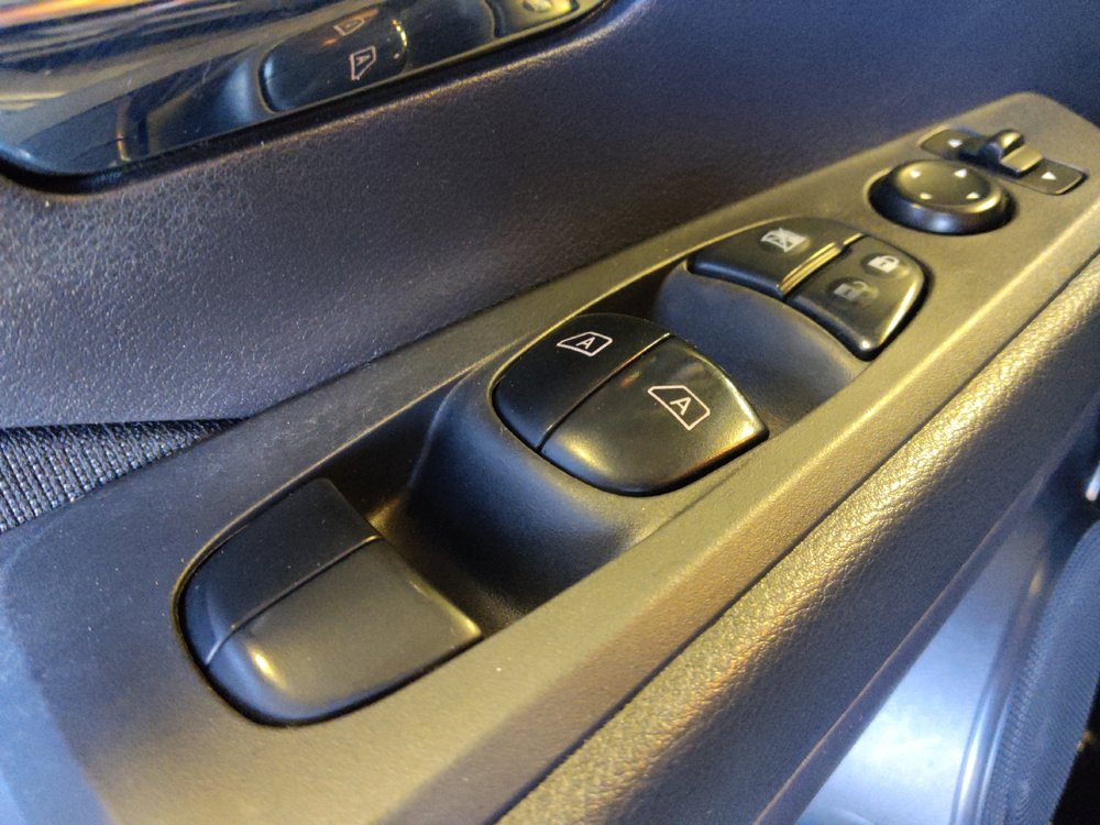 Used 2024 Nissan Kicks SV FWD image 27