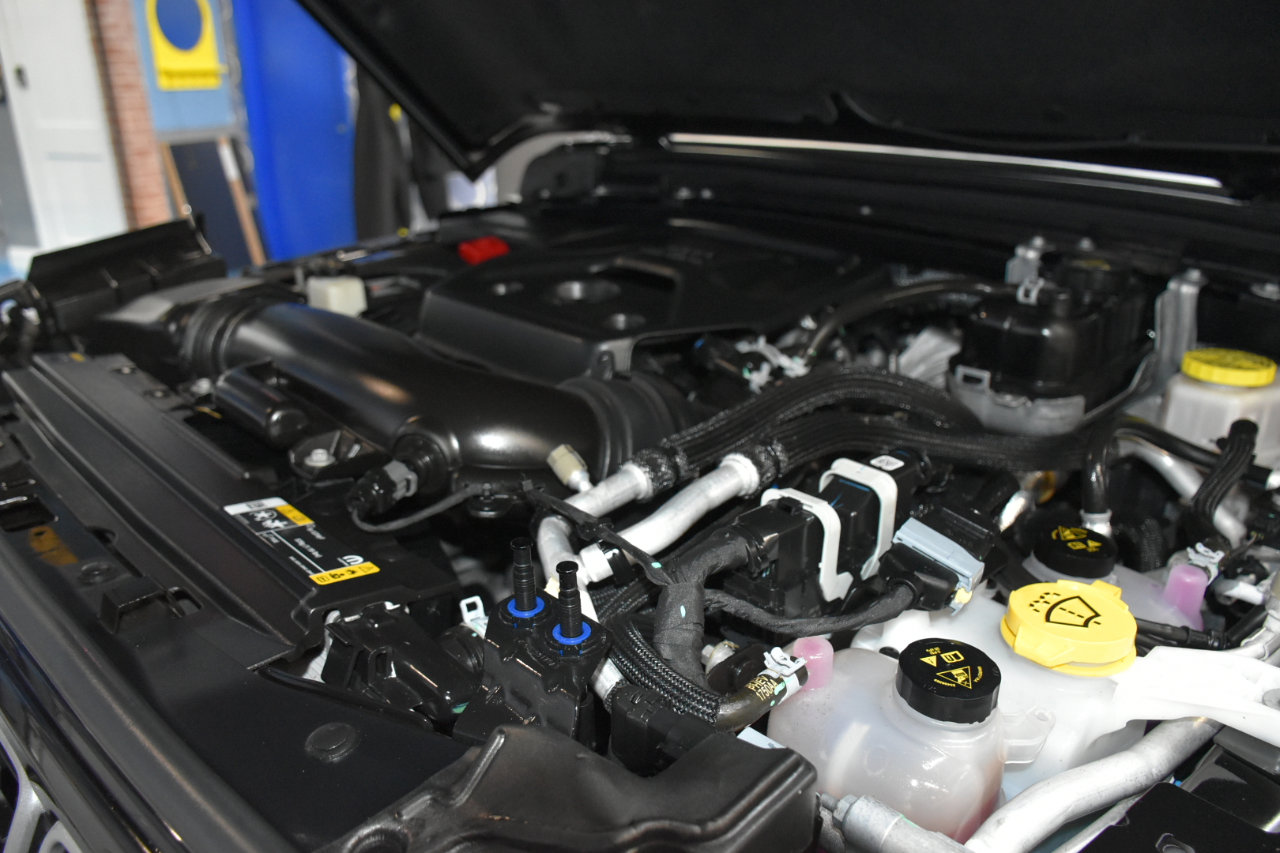 Used 2024 Jeep Wrangler Unlimited Sahara w/ Technology Group image 22