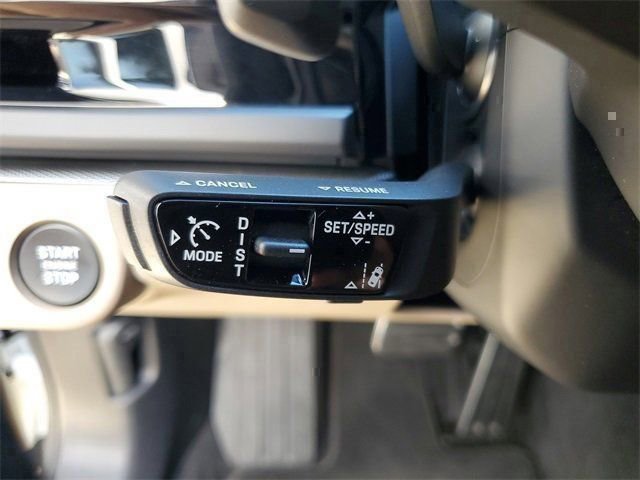 Certified 2025 Porsche Panamera image 23