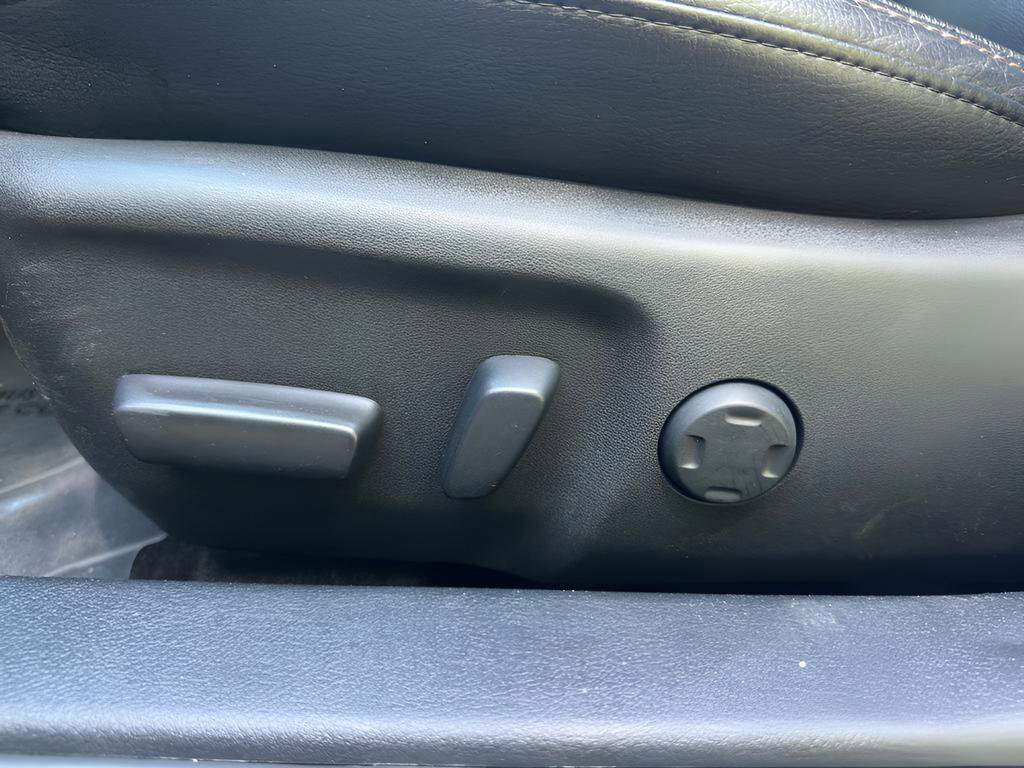 Used 2016 Toyota Avalon XLE image 28