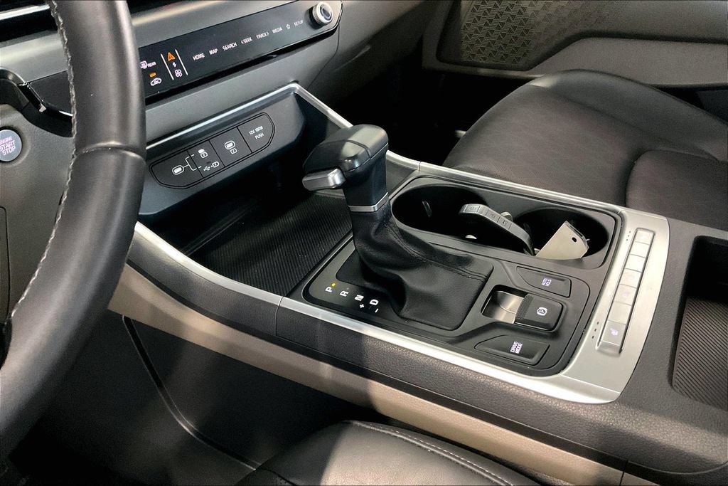 Used 2026 Kia Carnival FWD image 11