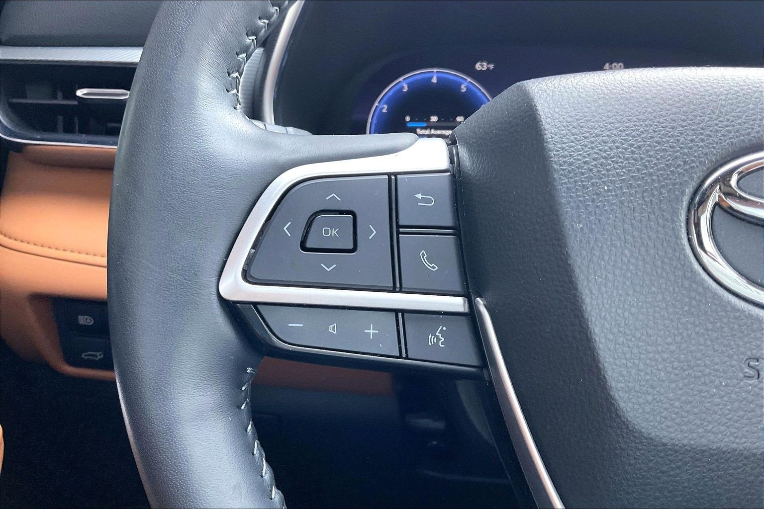 Used 2023 Toyota Highlander Platinum image 11