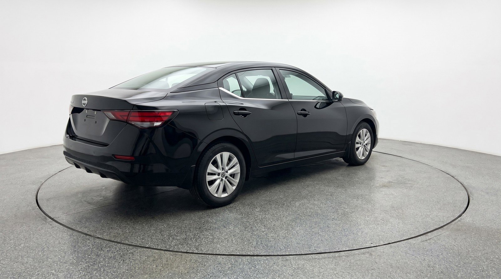 Used 2025 Nissan Sentra S FWD image 9