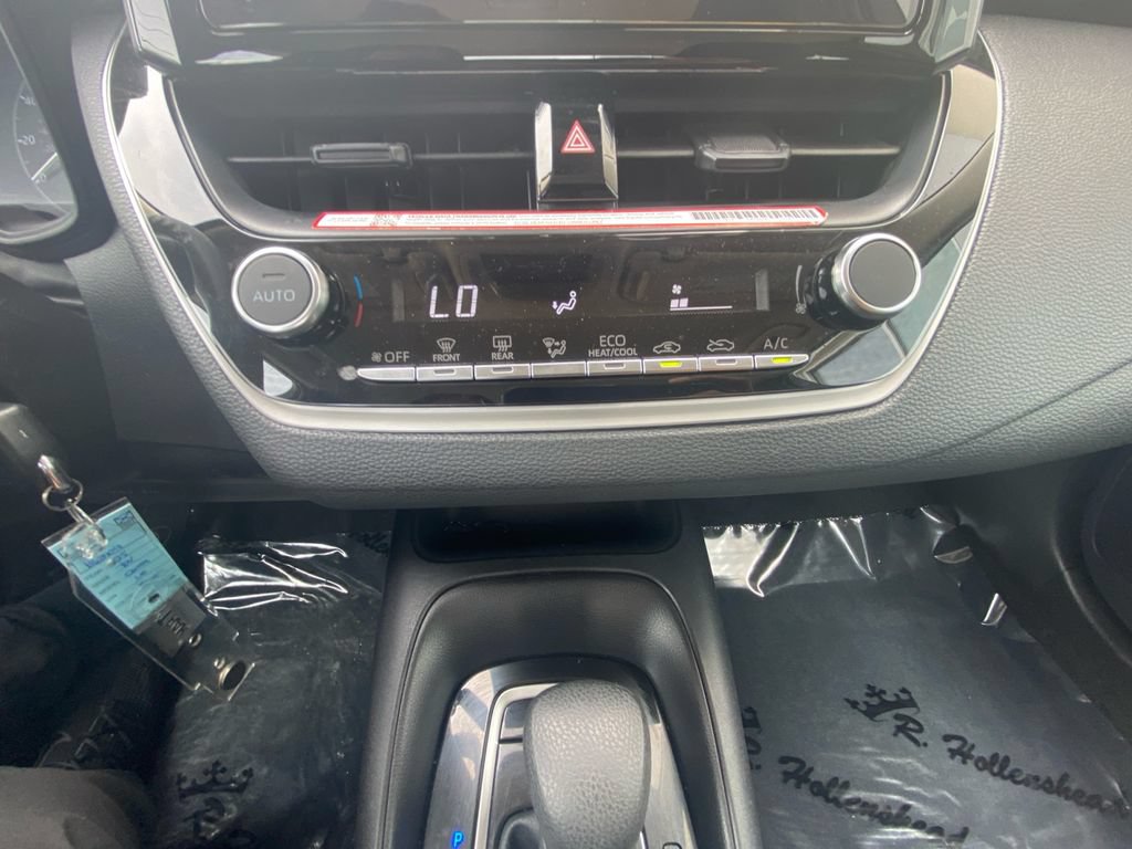Used 2025 Toyota Corolla LE FWD image 22