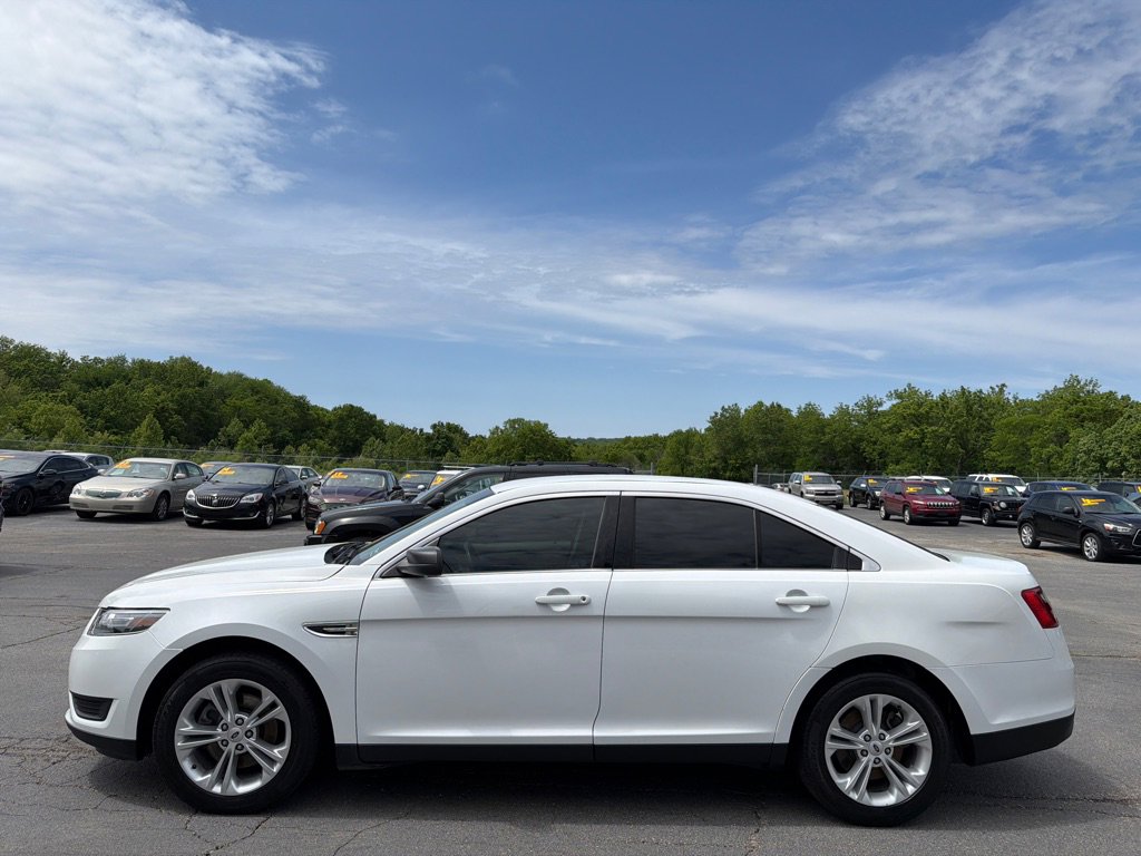 Used 2018 Ford Taurus SE