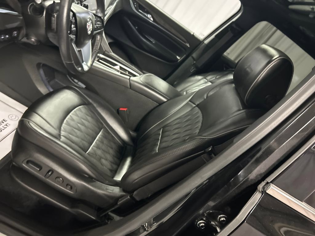 Used 2024 Buick Enclave Avenir w/ Avenir Technology Package AWD/4WD image 12