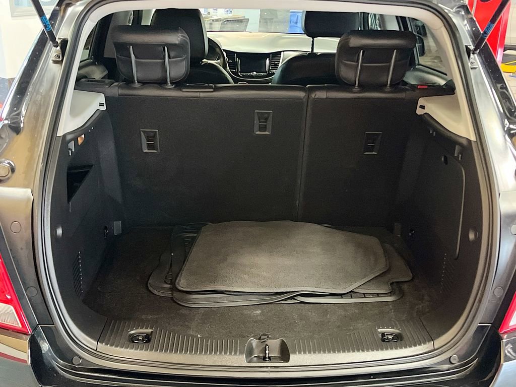 Used 2022 Chevrolet Trax LT w/ Premium Seat Package image 25