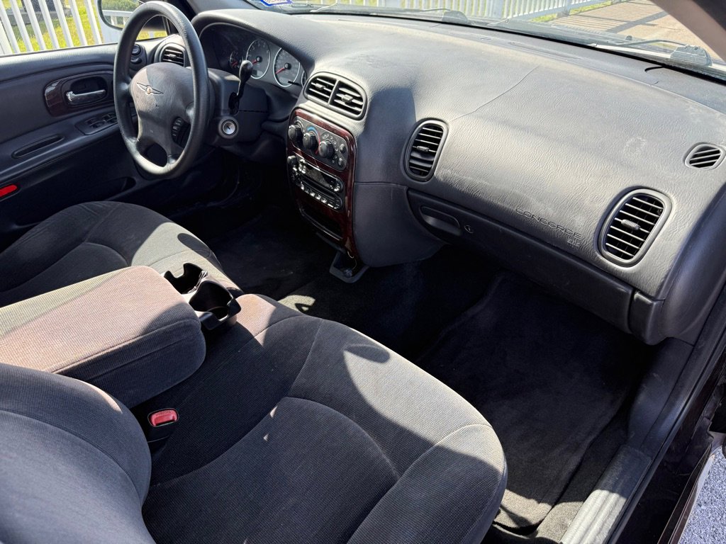 Used 2004 Chrysler Concorde LX image 14