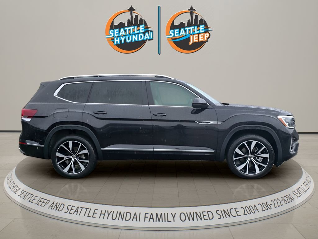 Used 2025 Volkswagen Atlas SEL Premium R-Line AWD/4WD image 6