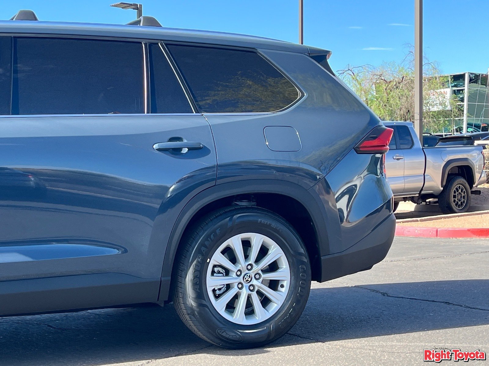 Certified 2024 Toyota Grand Highlander FWD image 11