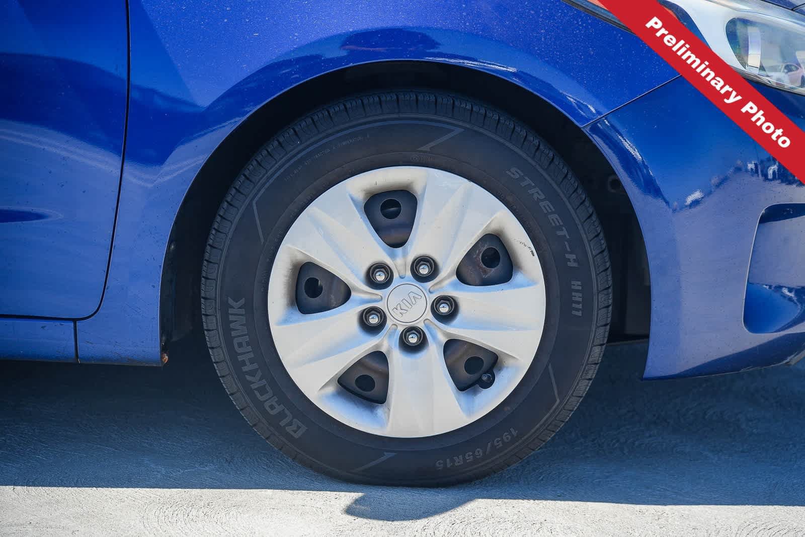 Used 2017 Kia Forte LX FWD image 6