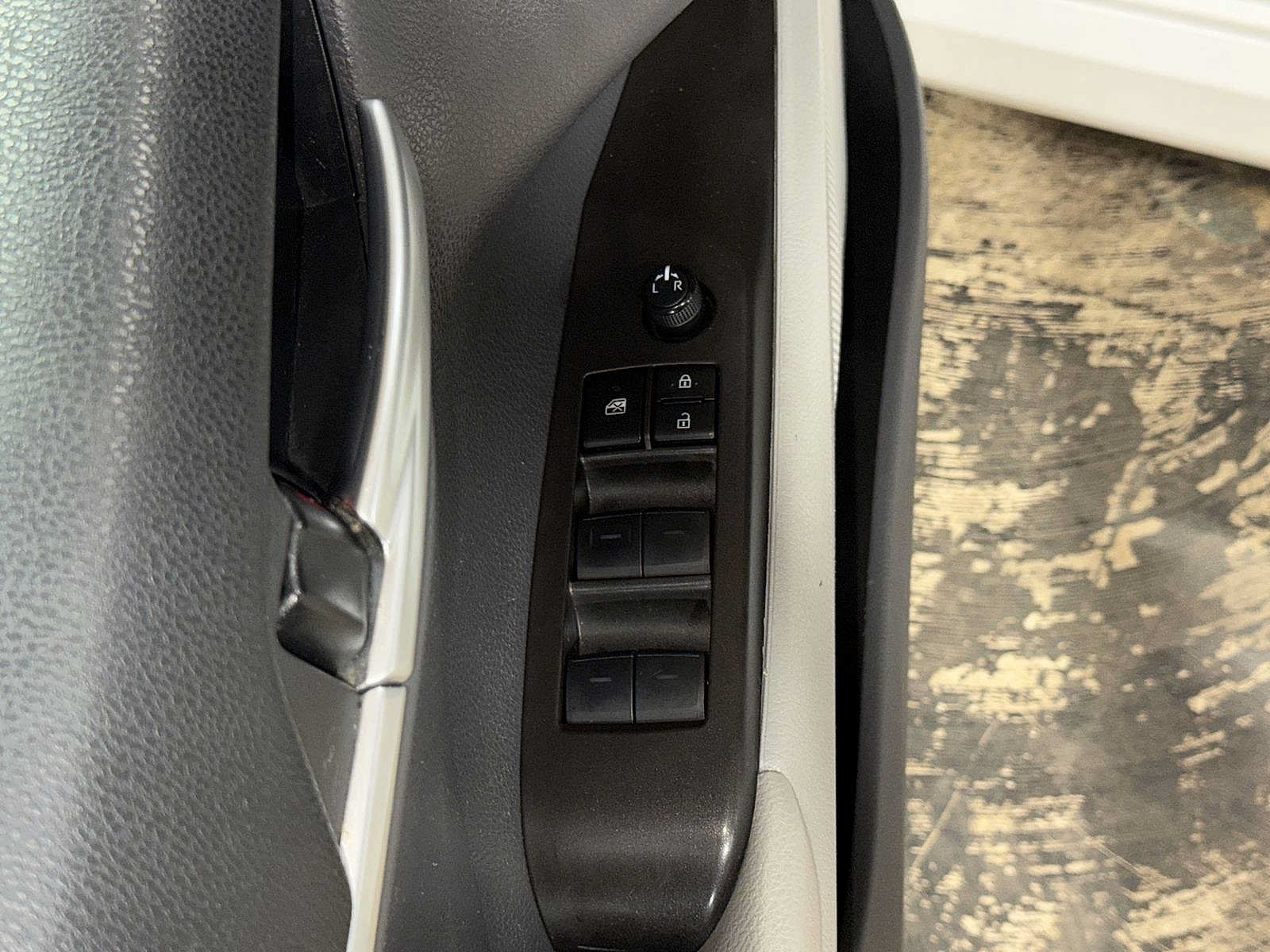 Used 2024 Toyota Camry LE FWD image 22