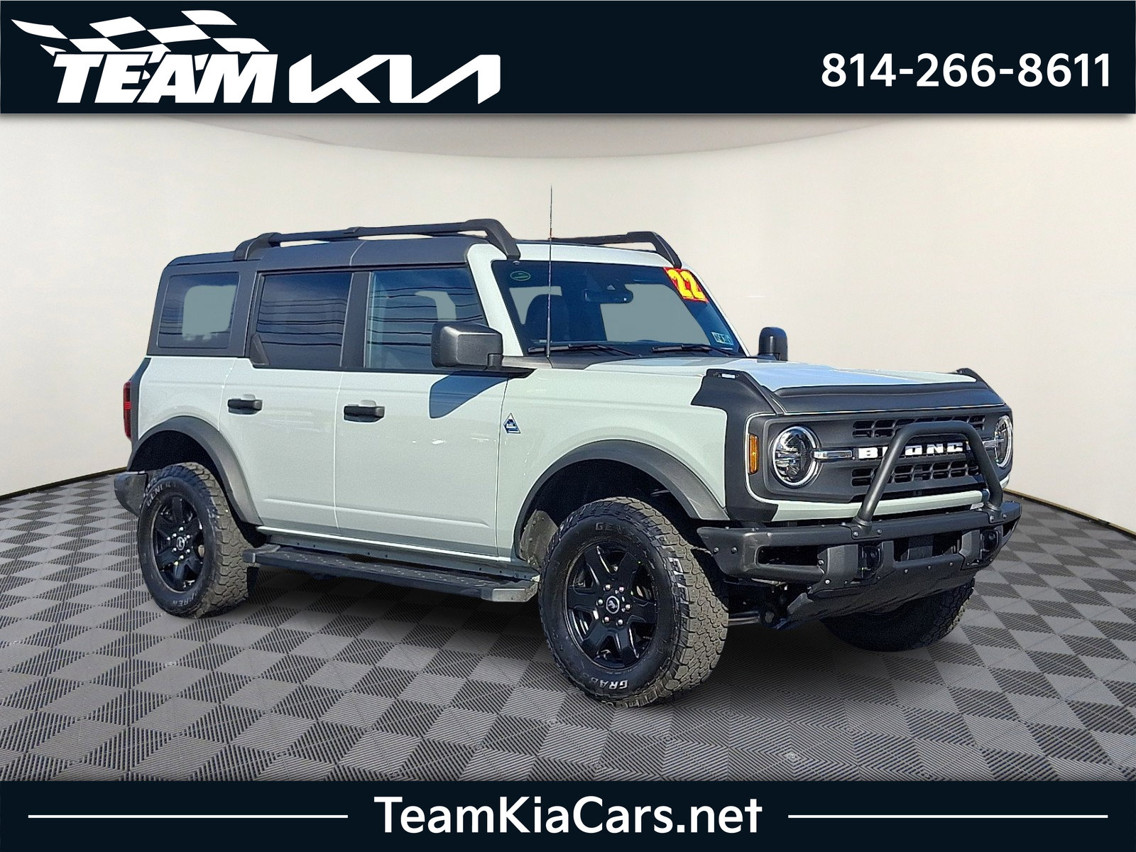 Used 2022 Ford Bronco Black Diamond image 1
