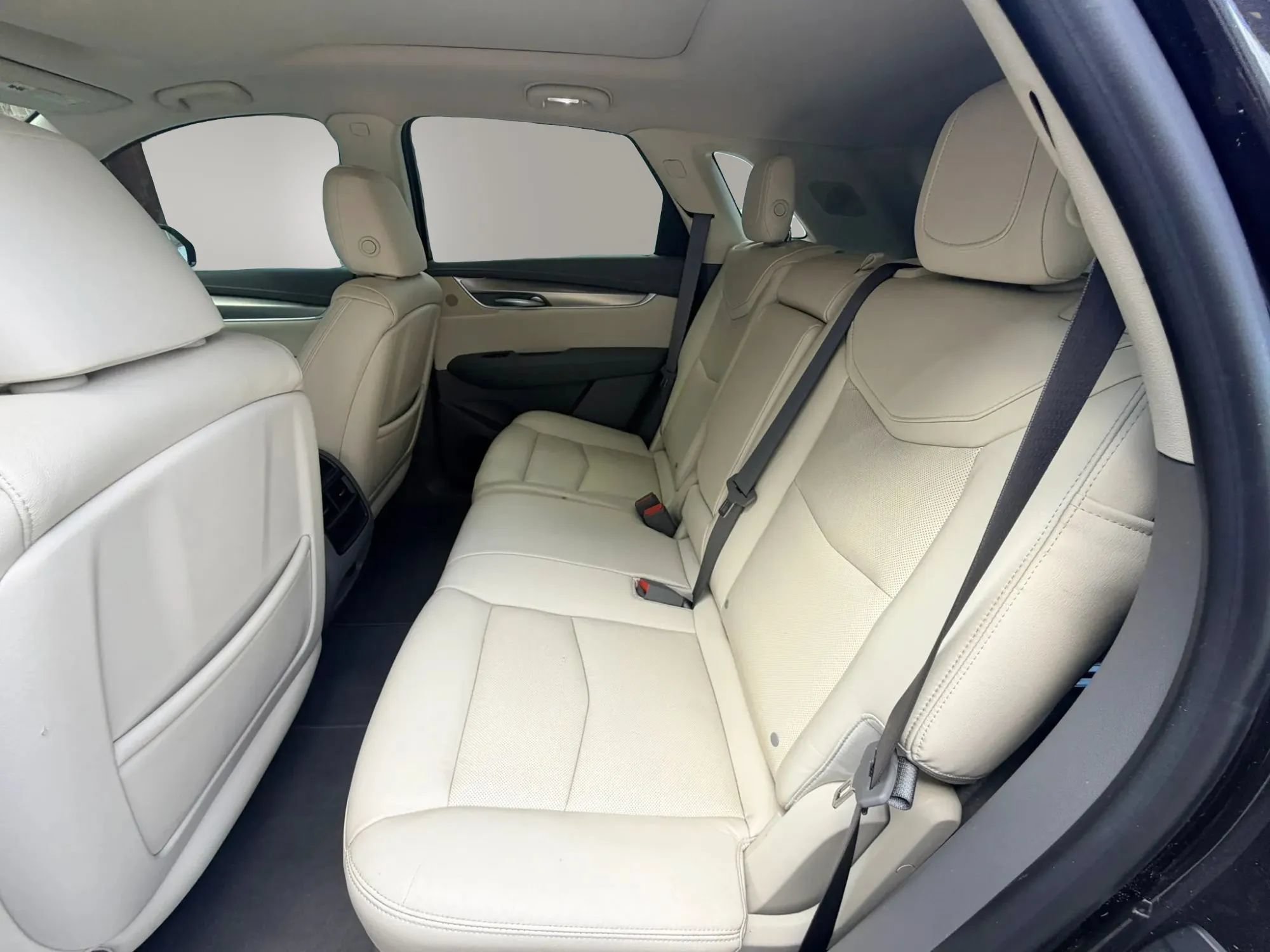 Used 2017 Cadillac XT5 Luxury w/ Driver Awareness Package FWD image 28