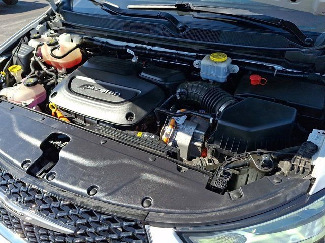 Used 2023 Chrysler Pacifica Touring-L image 33