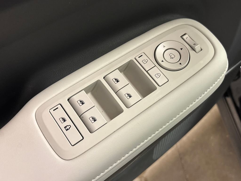 Used 2025 Hyundai Santa Fe Calligraphy image 24