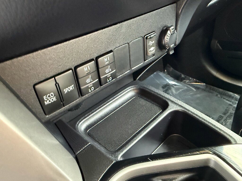 Used 2016 Toyota RAV4 Limited w/ Advanced Technology Package image 16