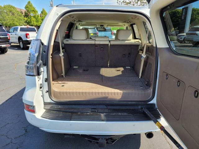 Used 2017 Lexus GX 460 Premium w/ Premium Package AWD/4WD image 18