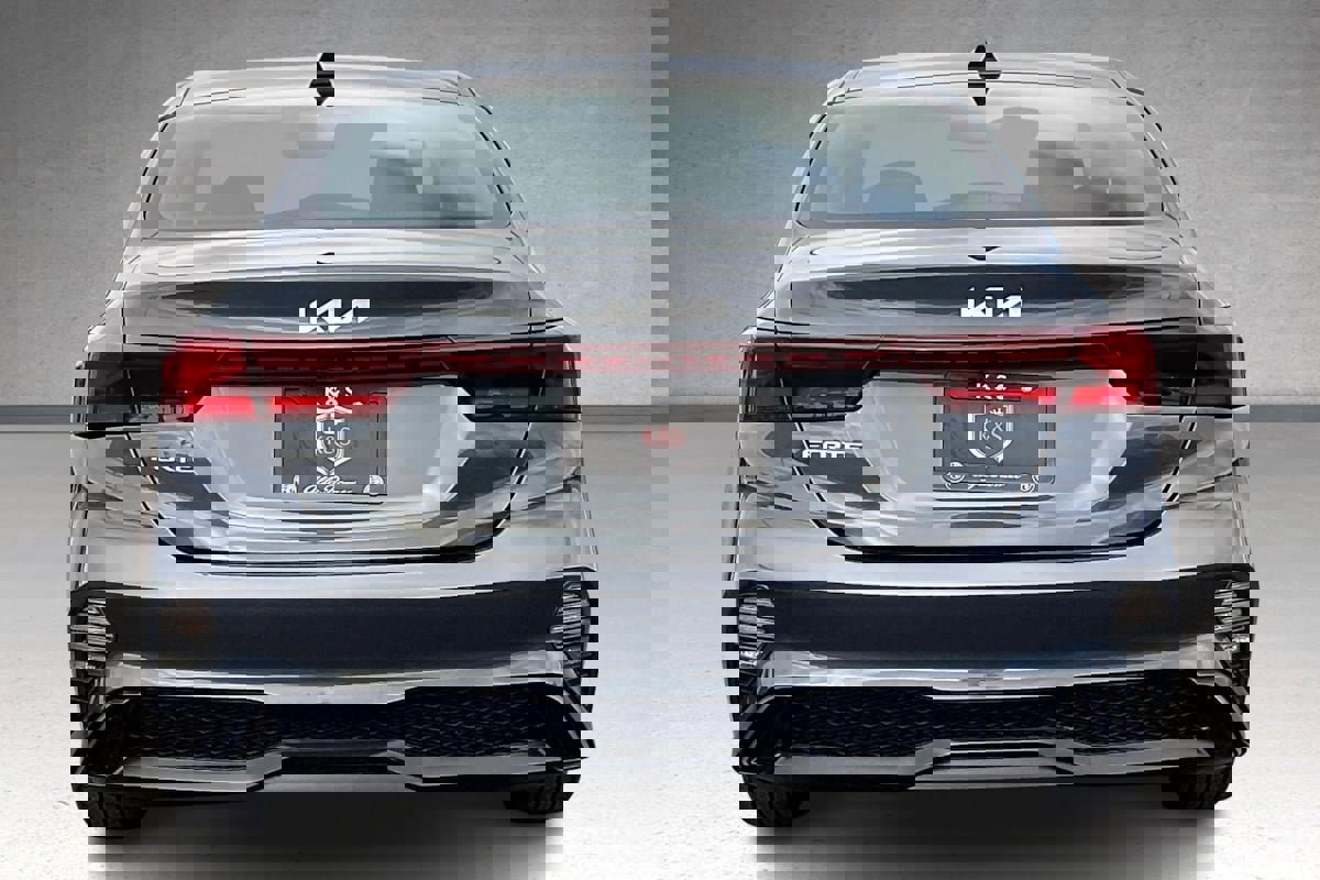 Used 2022 Kia Forte LXS image 4