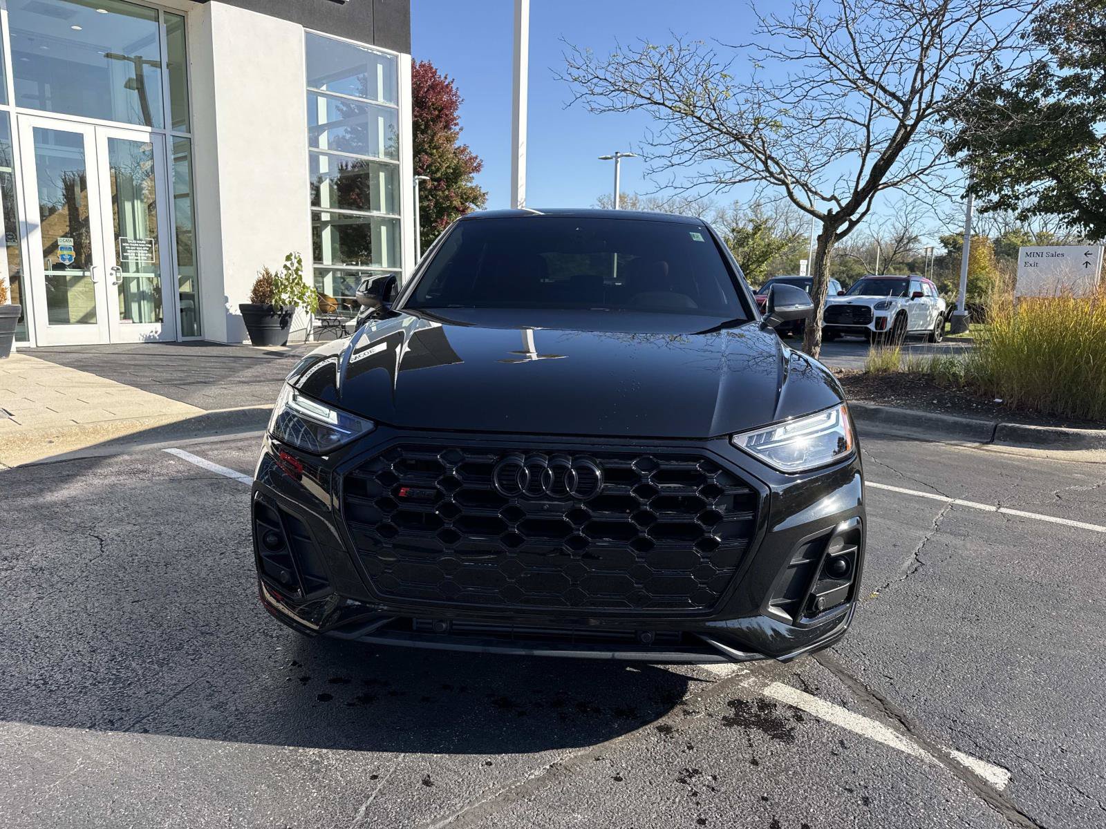 Used 2024 Audi SQ5 Premium Plus w/ S Sport Package AWD/4WD image 2