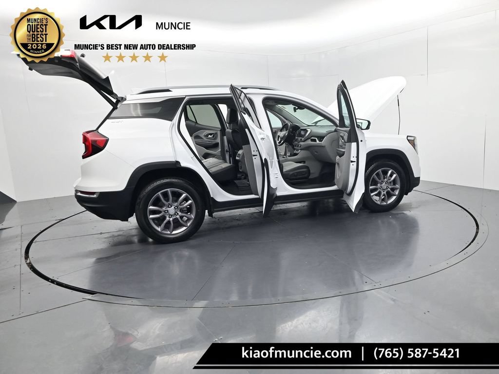 Used 2024 GMC Terrain SLT w/ Infotainment Package II FWD image 59