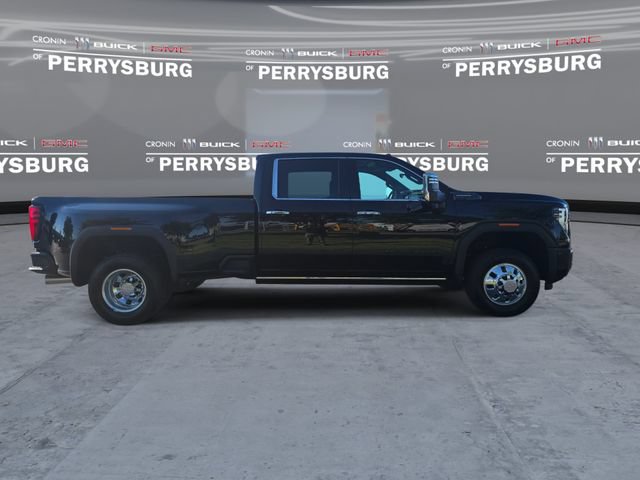 New 2026 GMC Sierra 3500 Denali Ultimate w/ LPO, Black Badging Package AWD/4WD image 9