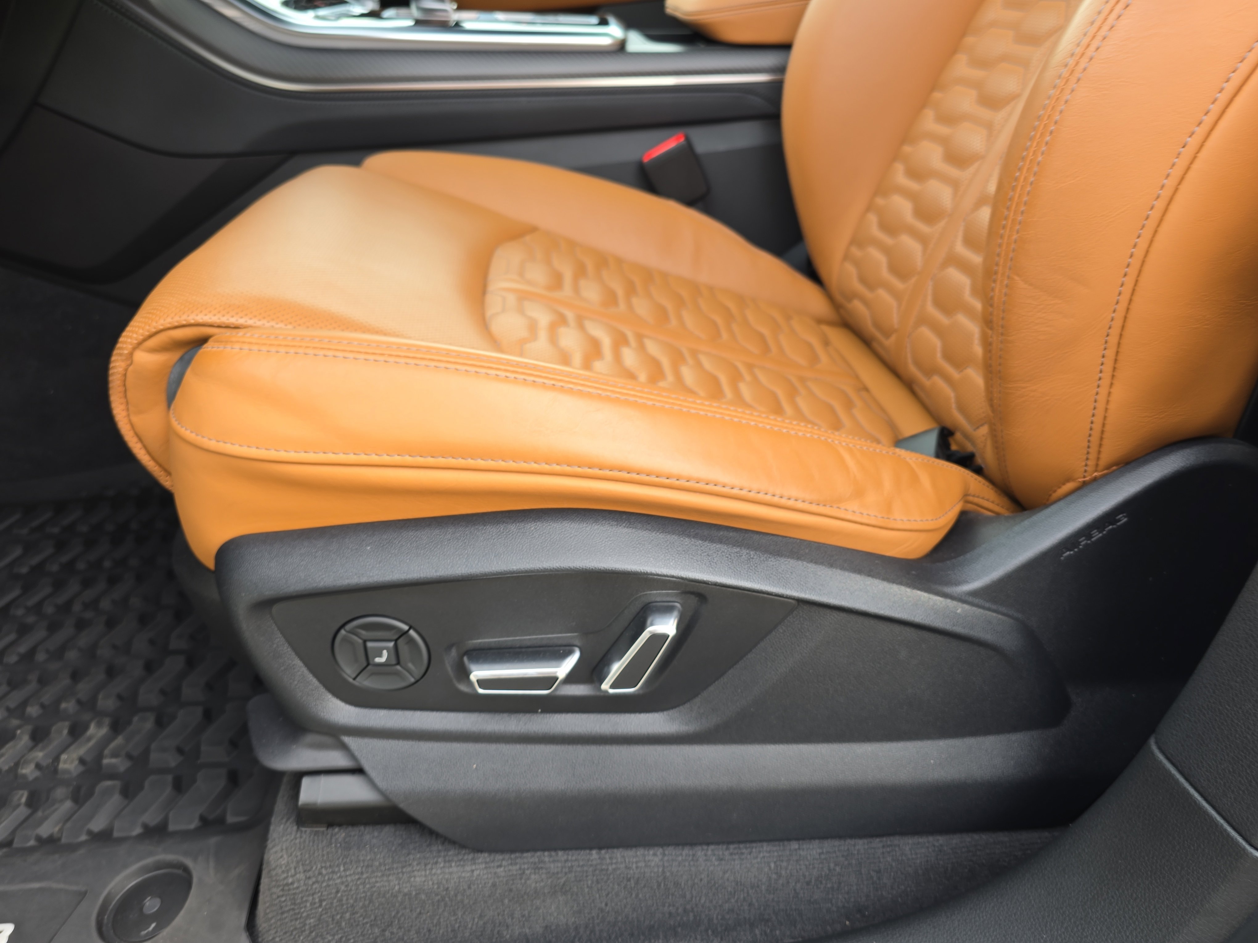 Certified 2023 Audi RS Q8 AWD/4WD image 29