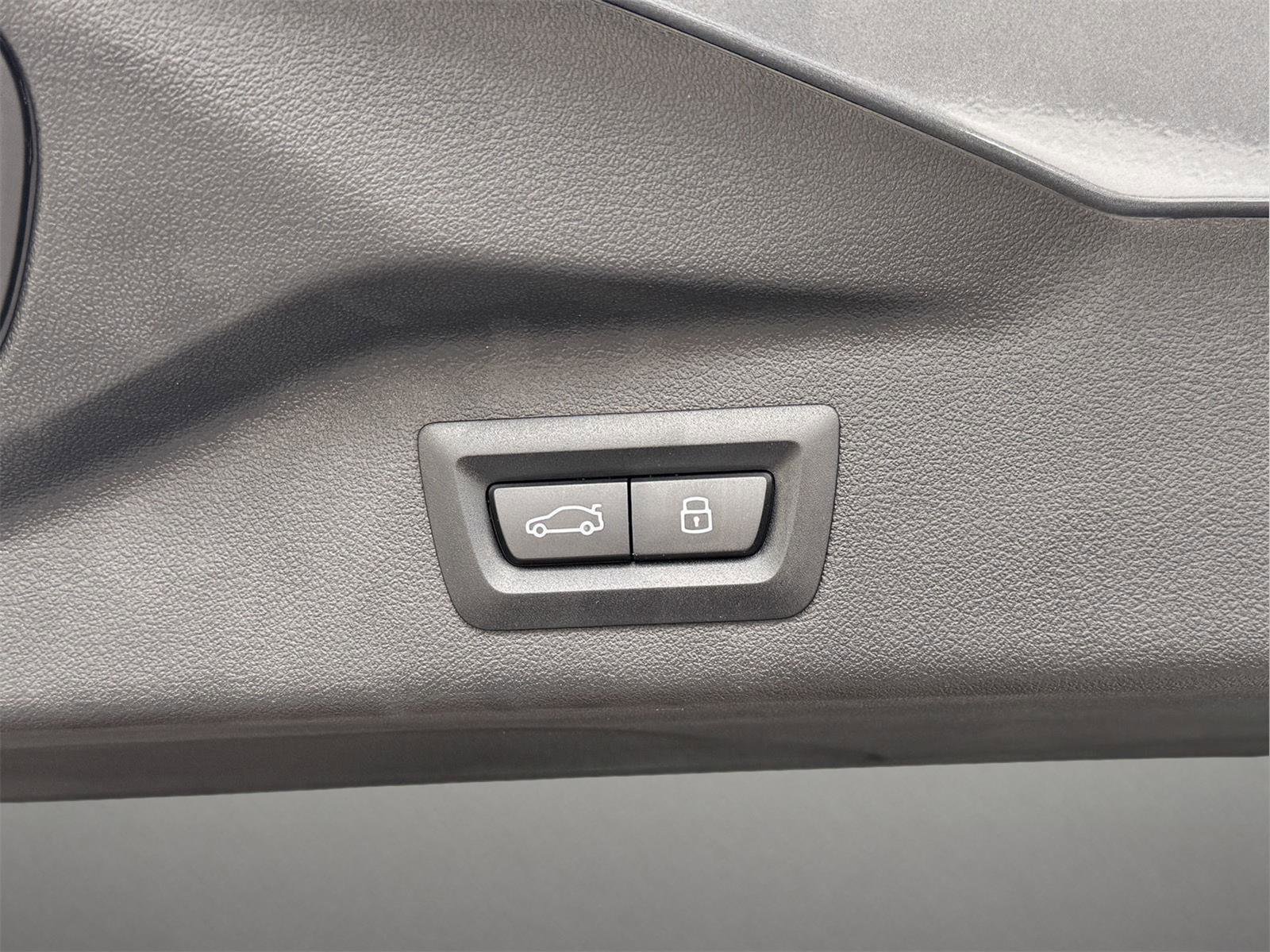 Used 2025 BMW X7 M60i image 76