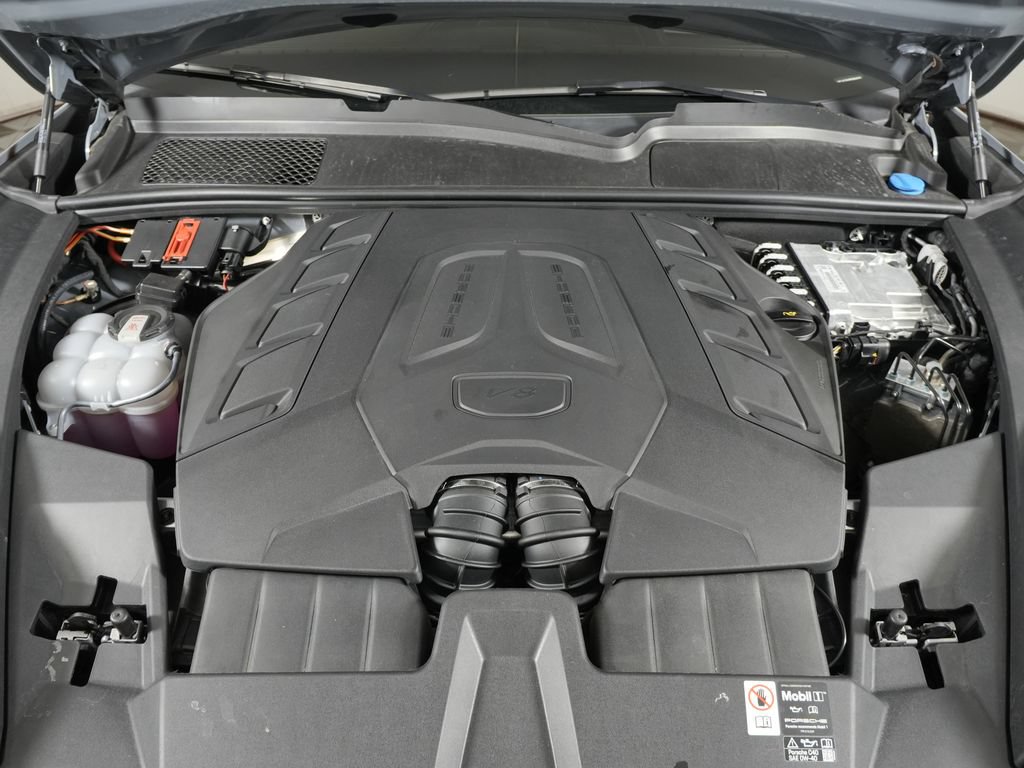 Certified 2025 Porsche Cayenne GTS AWD/4WD image 47