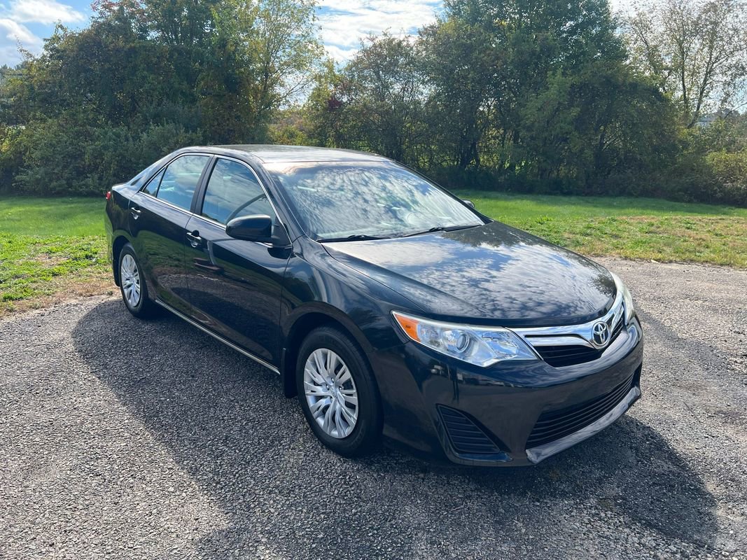 Used 2012 Toyota Camry LE image 4