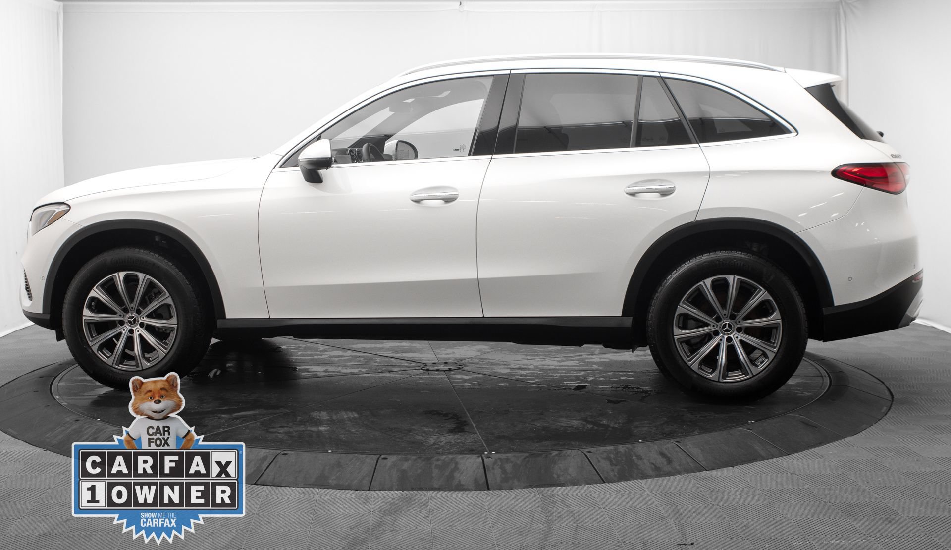 Used 2025 Mercedes-Benz GLC 300 4MATIC image 6