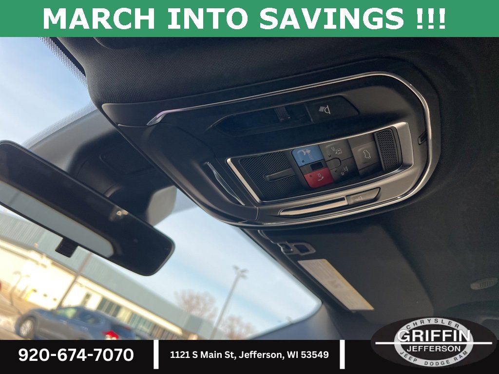 New 2025 Jeep Grand Cherokee Limited w/ Black Appearance Package image 21