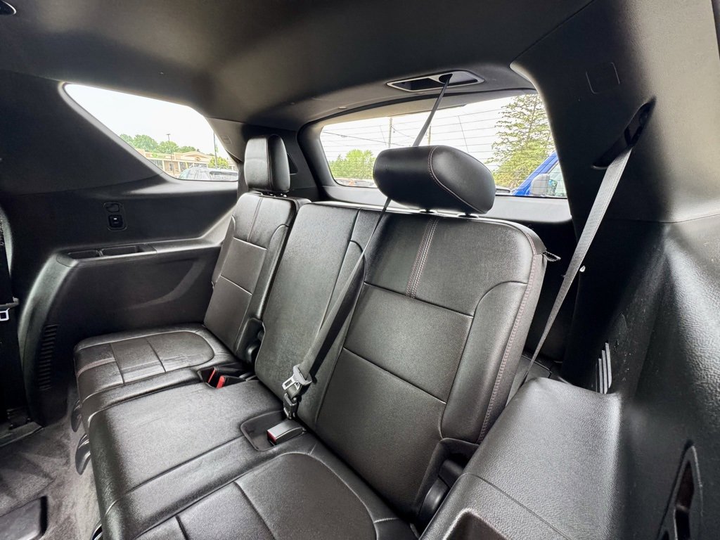 Used 2023 Chevrolet Traverse RS image 14