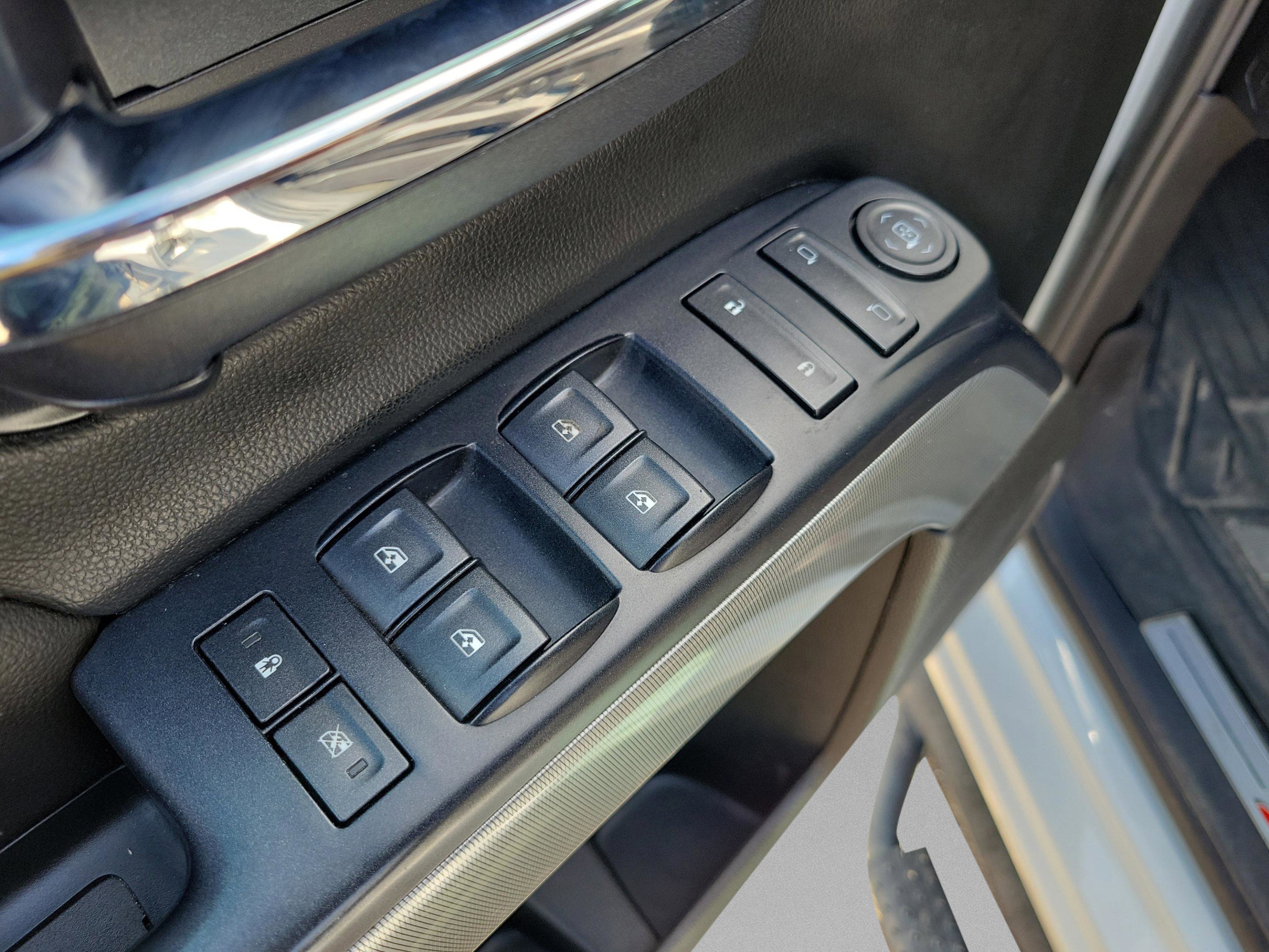 Used 2018 Chevrolet Silverado 1500 LT w/ All Star Edition image 24