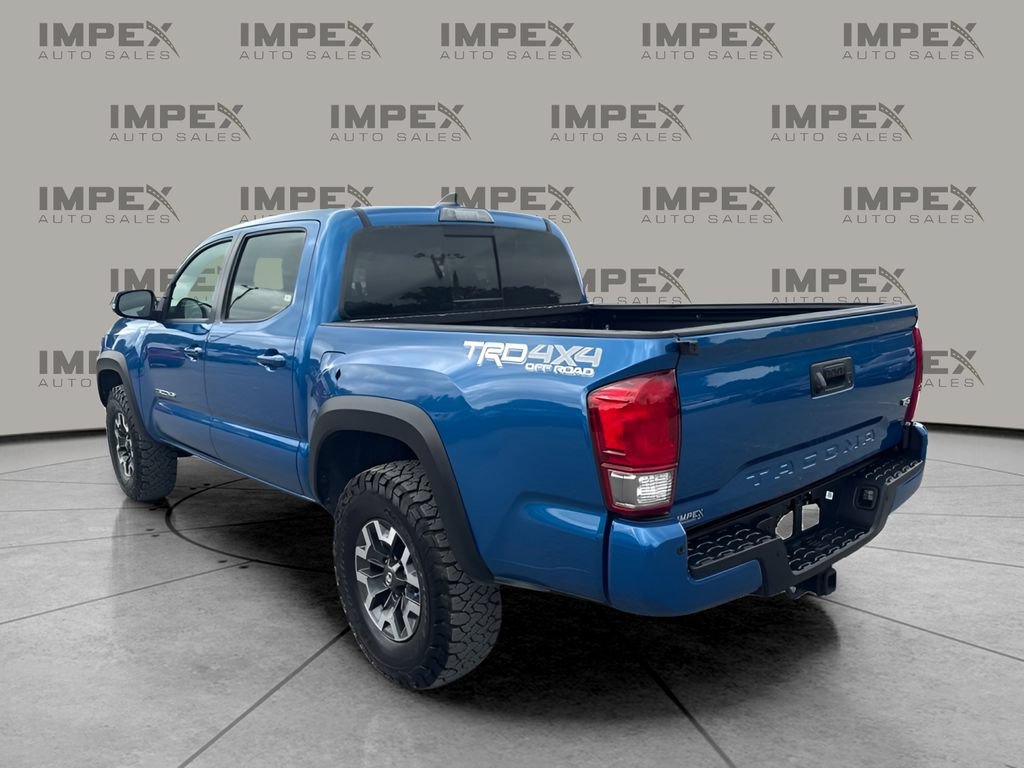 Used 2017 Toyota Tacoma TRD Off-Road AWD/4WD image 2