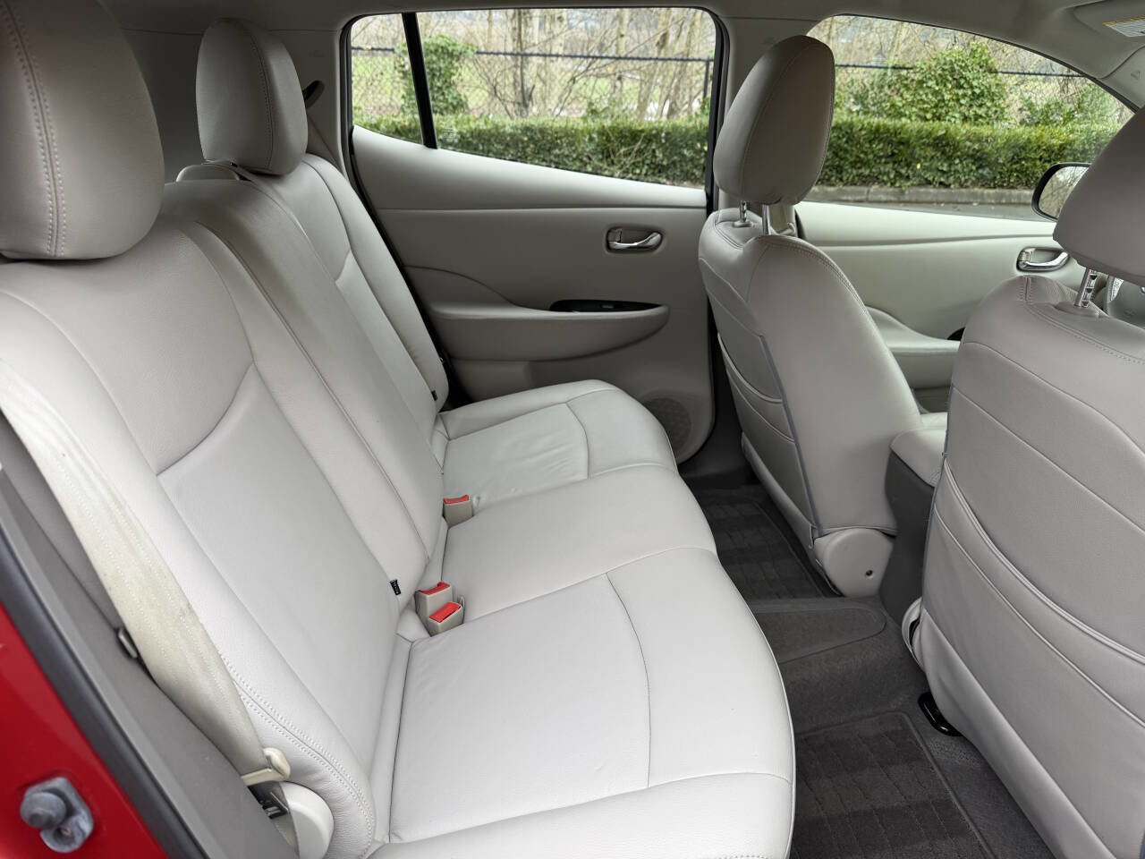 Used 2012 Nissan Leaf SL image 27