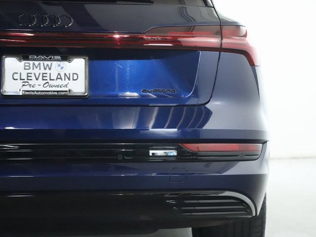 Used 2022 Audi e-tron Premium AWD/4WD image 48