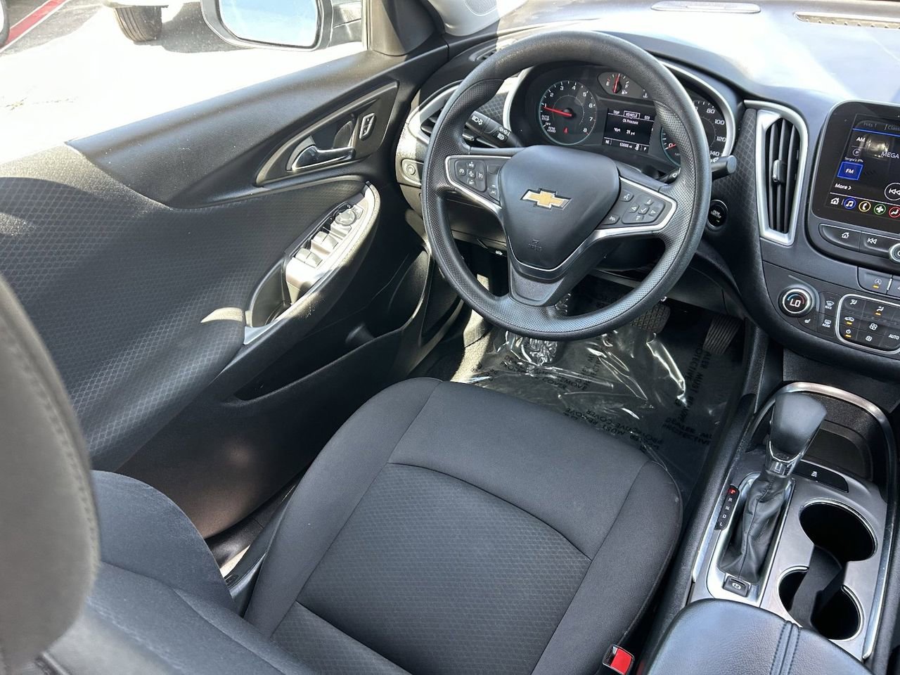 Used 2023 Chevrolet Malibu LT image 35