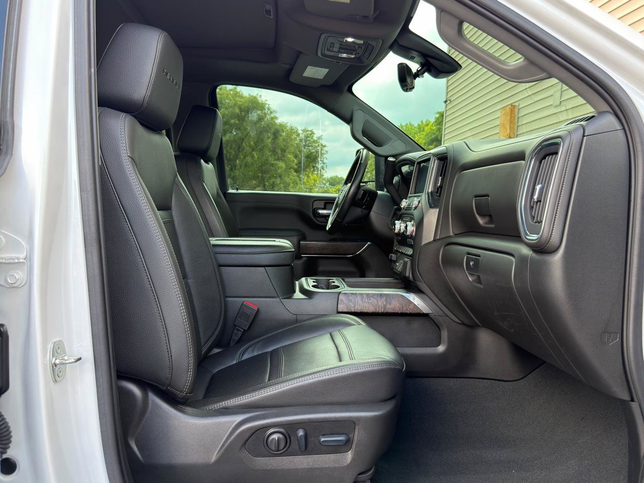 Used 2022 GMC Sierra 2500 Denali w/ Denali Ultimate Package AWD/4WD image 11